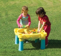 stůl na hraní pro děti s odnímatelným krytem